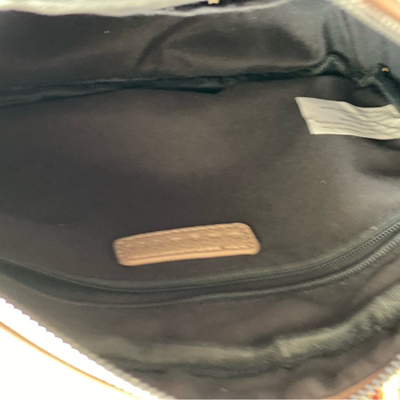 Bugatti women’s essentials crossbody bags excellent condition no damages. - Picture 6 of 7